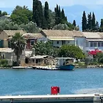 Ботель Stunning Motor Yacht In Corfu Гоувия