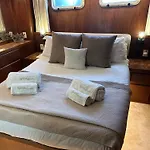 Stunning Motor Yacht In Corfu Гоувия