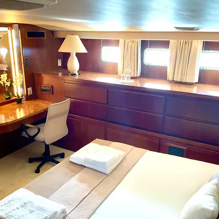 Stunning Motor Yacht In Corfu Guviá