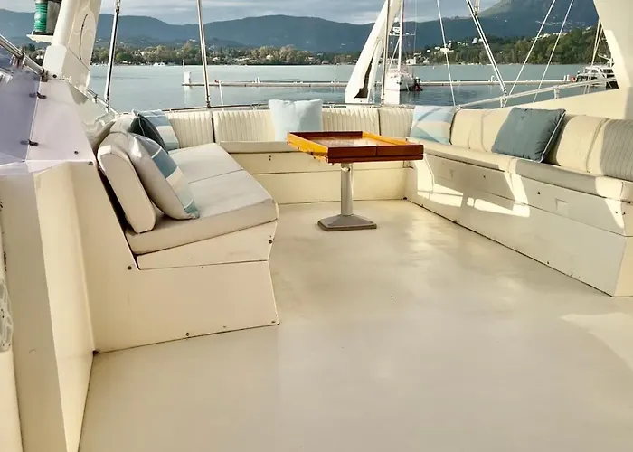 Båthotell Stunning Motor Yacht In Corfu