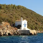 Tekne Stunning Motor Yacht In Corfu