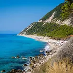 Tekne Stunning Motor Yacht In Corfu Gouvia