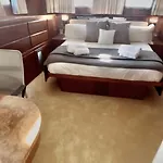 Stunning Motor Yacht In Corfu 보트호텔 *